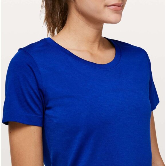 #101 Lululemon Swiftly Tech Short Sleeve *Relaxed Fit Jet Stream Sz 10 - Picture 3 of 8